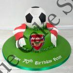 Arsenal themed cake with ball